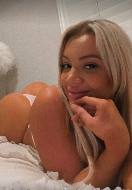 Freshmanblondie18