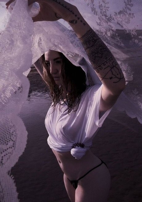 Foto di nudo di fuga di OnlyFans di Jodie Calussi