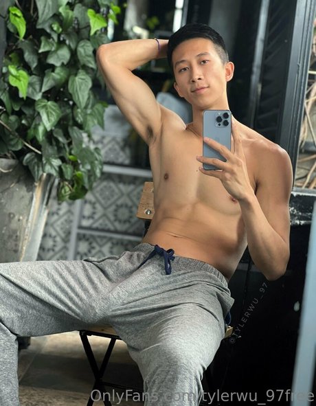 Foto di nudo di fuga di OnlyFans di Tylerwu97free
