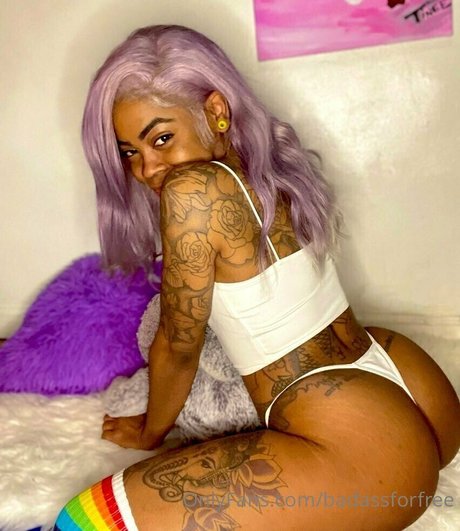 Foto di nudo di fuga di OnlyFans di Badassforfree