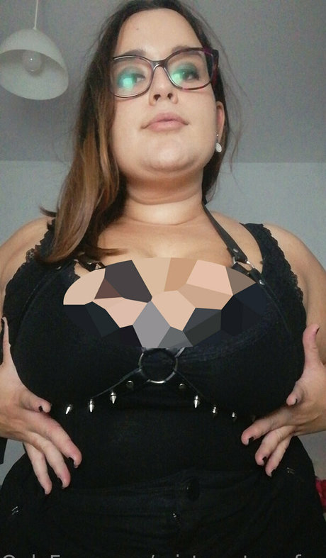 Foto di nudo di fuga di OnlyFans di Mistresstryss