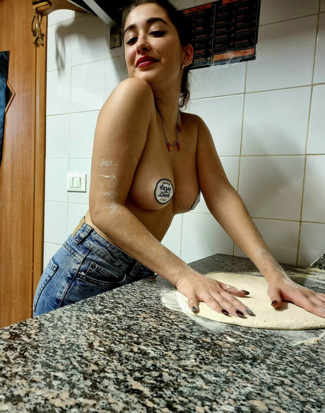 Foto di nudo di fuga di OnlyFans di Valentina Rossi