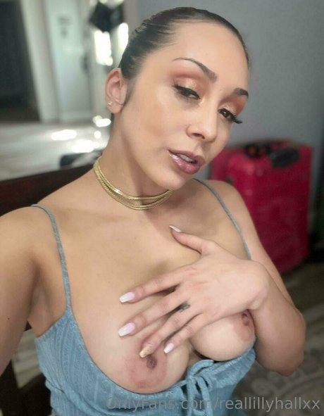Foto di nudo di fuga di OnlyFans di Lilly Hall