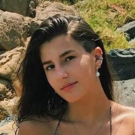 Foto di nudo di fuga di OnlyFans di Beatriz Neuman