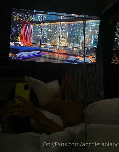 Foto di nudo di fuga di OnlyFans di Bianca Anchieta