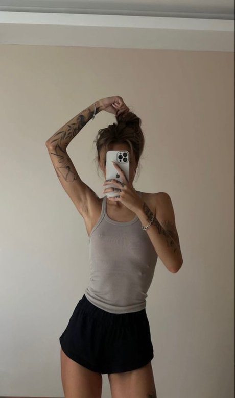 Foto di nudo di fuga di OnlyFans di Pelinay Igit