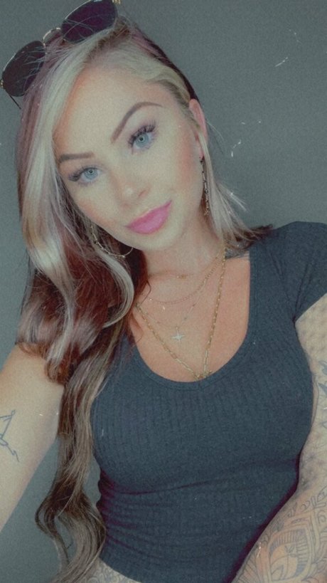 Foto di nudo di fuga di OnlyFans di Brookegonerouge