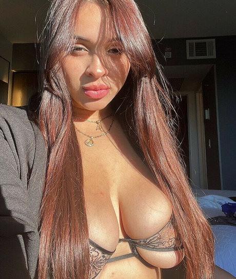 Foto di nudo di fuga di OnlyFans di Gladizlatina