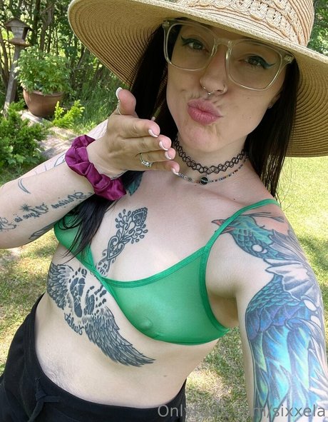 Foto di nudo di fuga di OnlyFans di Sixxela