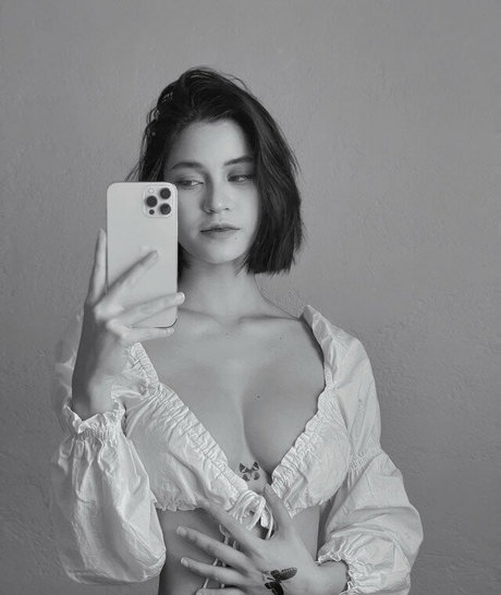 Foto di nudo di fuga di OnlyFans di Criselda Alvarez