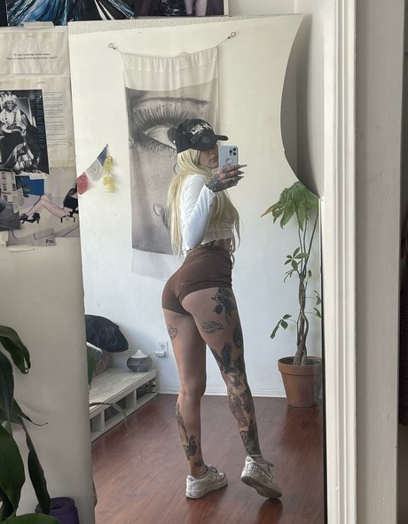 Foto di nudo di fuga di OnlyFans di Brattymalone