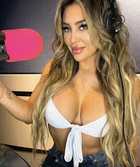 Foto di nudo di fuga di OnlyFans di Cindy Burbano