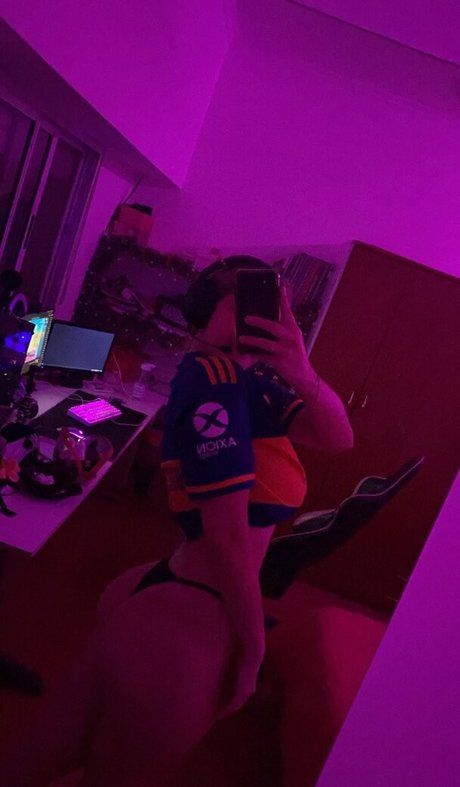 Foto di nudo di fuga di OnlyFans di Yami Sanchez