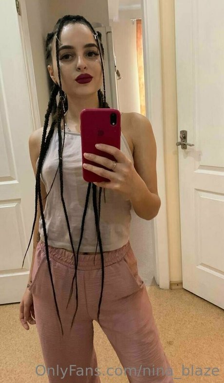 Foto di nudo di fuga di OnlyFans di Teenybabydolll