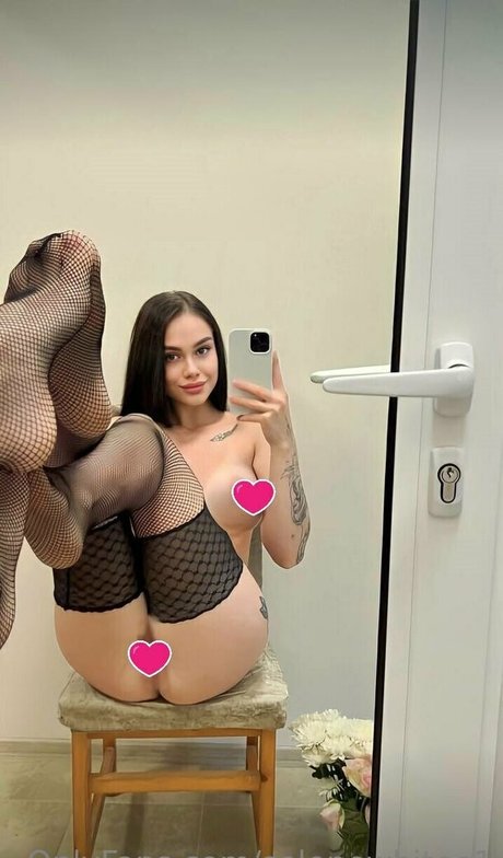 Foto di nudo di fuga di OnlyFans di Selenewhitee1