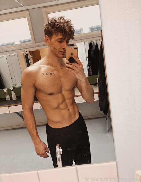 Foto di nudo di fuga di OnlyFans di Battyboyfree