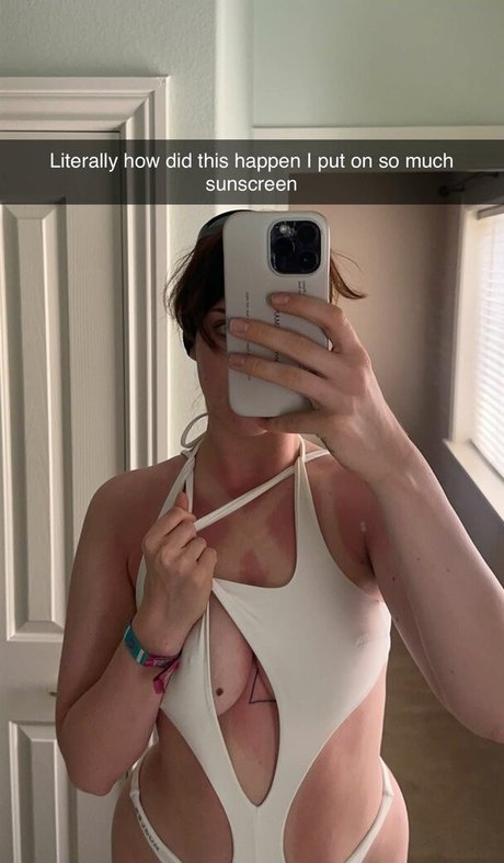 Foto di nudo di fuga di OnlyFans di Tati Bruening