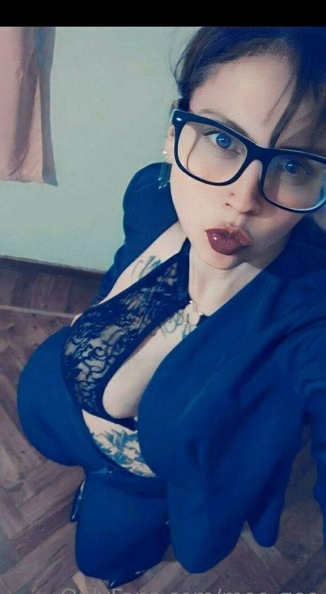 Foto di nudo di fuga di OnlyFans di Meezee