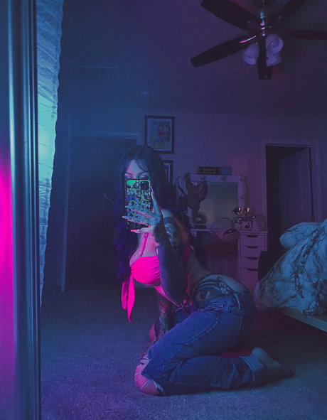 Theonlinegirlfriend