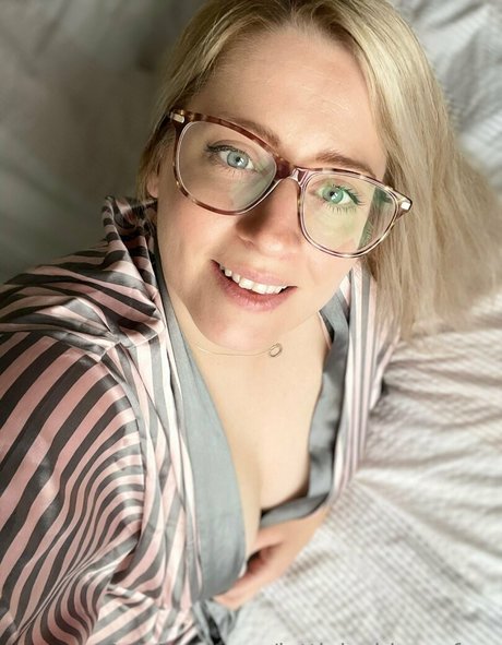 Foto di nudo di fuga di OnlyFans di Lottielushlovesfree