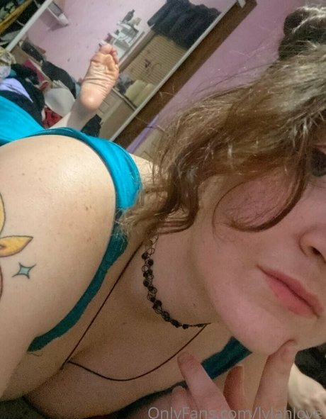 Foto di nudo di fuga di OnlyFans di Lylah Love