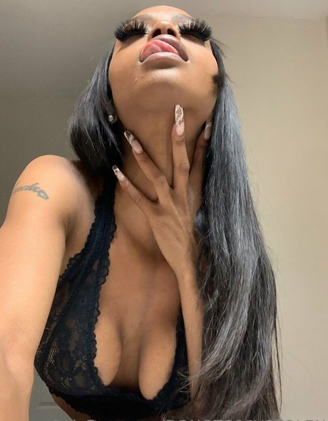 Foto di nudo di fuga di OnlyFans di Rhondap