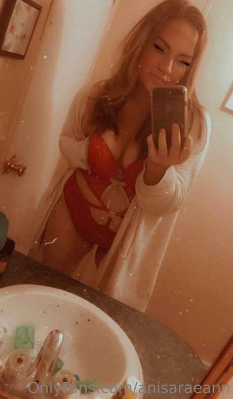 Foto di nudo di fuga di OnlyFans di Anisaraeann