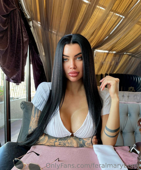 Foto di nudo di fuga di OnlyFans di Feralmaryberry