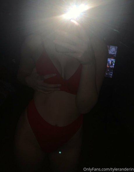 Foto di nudo di fuga di OnlyFans di Tyleranderin