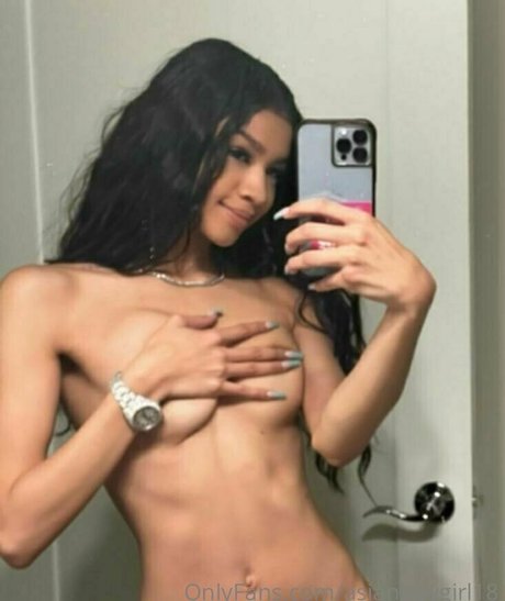 Foto di nudo di fuga di OnlyFans di Asianbbygirl18