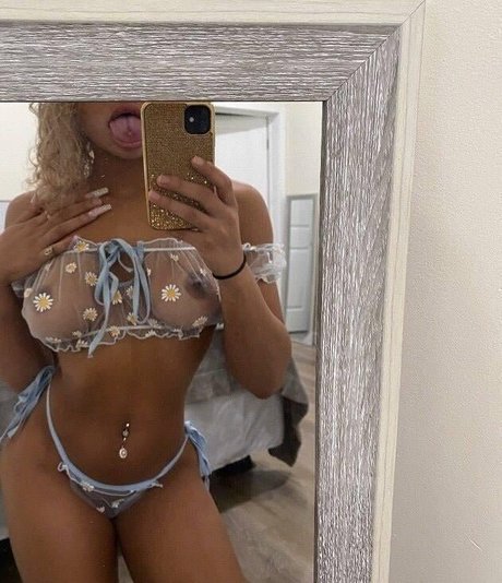 Foto di nudo di fuga di OnlyFans di Imannijackson