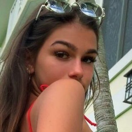 Foto di nudo di fuga di OnlyFans di Julia Merekoulias