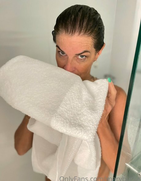 Foto di nudo di fuga di OnlyFans di Maryburke