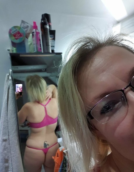 Foto di nudo di fuga di OnlyFans di Itsjennytheangel86