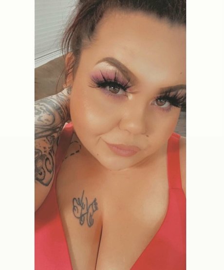 Foto di nudo di fuga di OnlyFans di Nobellastar