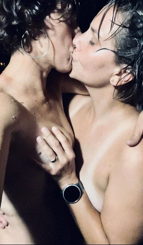 Foto di nudo di fuga di OnlyFans di Lezfemmes
