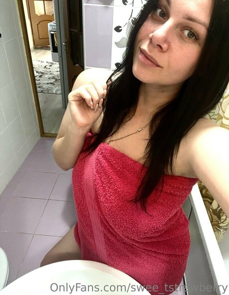 Foto di nudo di fuga di OnlyFans di Sweetstrawberry