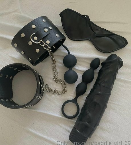 Foto di nudo di fuga di OnlyFans di Naughtybabygirl2