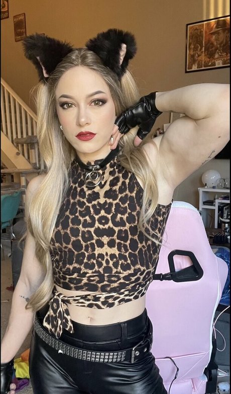 Claire Max
