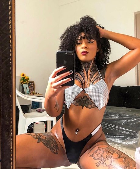 Foto di nudo di fuga di OnlyFans di Medusaaa