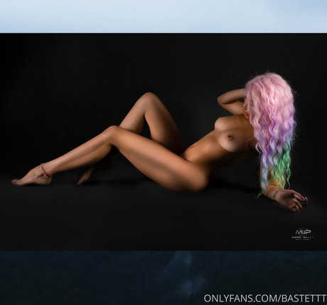 Foto di nudo di fuga di OnlyFans di Lolaqueencobra