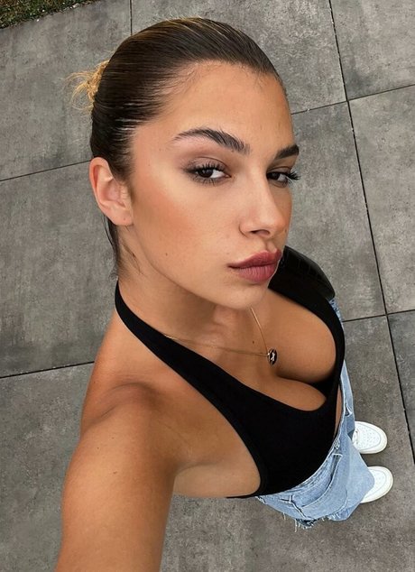 Foto di nudo di fuga di OnlyFans di Emmy Tifrit