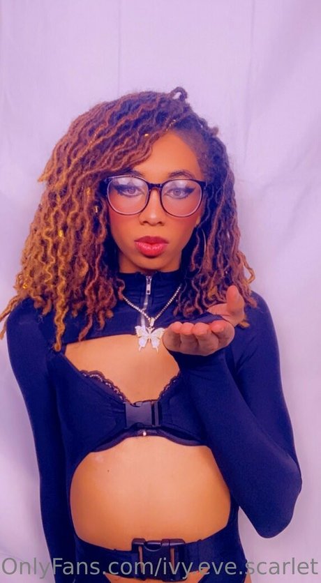 Ivyevescarlet
