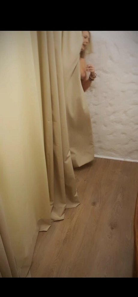 Foto di nudo di fuga di OnlyFans di Sill Esteves