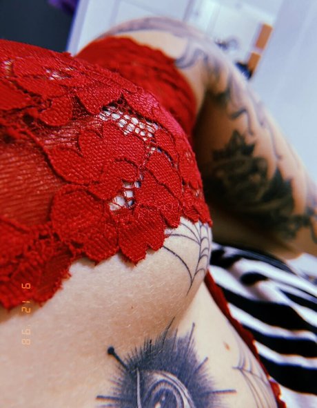 Foto di nudo di fuga di OnlyFans di Aishatuchinscky