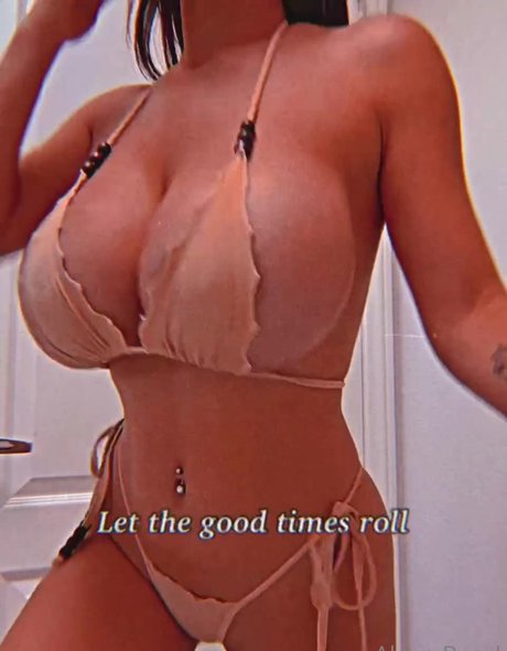 Foto di nudo di fuga di OnlyFans di Missalexapearl