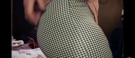 Foto di nudo di fuga di OnlyFans di Asmr Alysaa