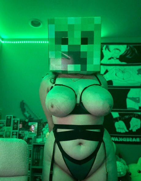 Foto di nudo di fuga di OnlyFans di Rajzoreo
