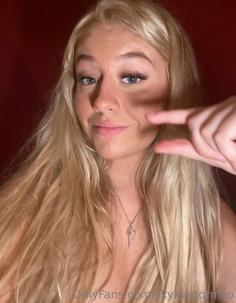 Foto di nudo di fuga di OnlyFans di Skyler Storm