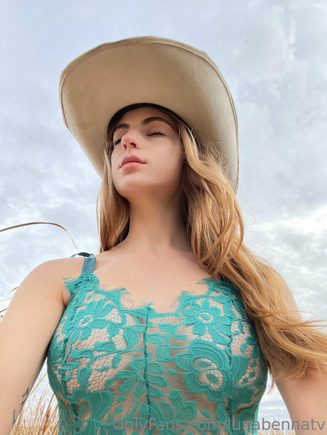 Foto di nudo di fuga di OnlyFans di Lunabenna